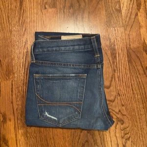 Mens size 32 x 32 hollister jeans
